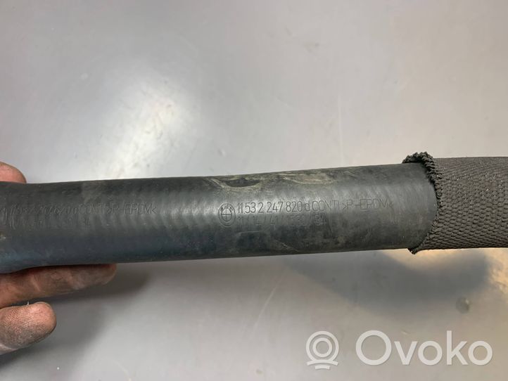 BMW 5 E39 Tuyau de liquide de refroidissement moteur 2247820