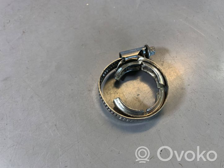 BMW 7 E38 Linea/tubo flessibile della valvola EGR 11717786146