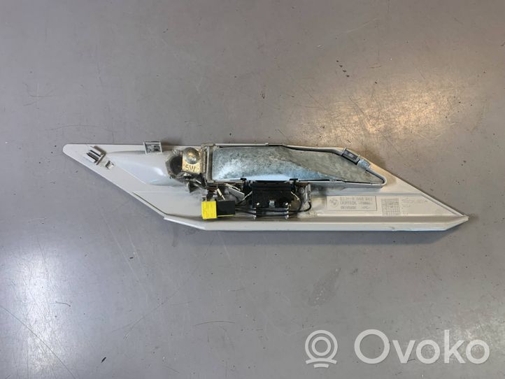 BMW 7 E38 Éclairage lumière plafonnier arrière 8368843