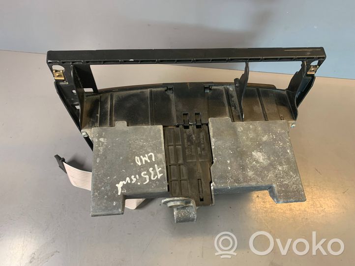 BMW 7 E65 E66 Boîte / compartiment de rangement pour tableau de bord 8261060