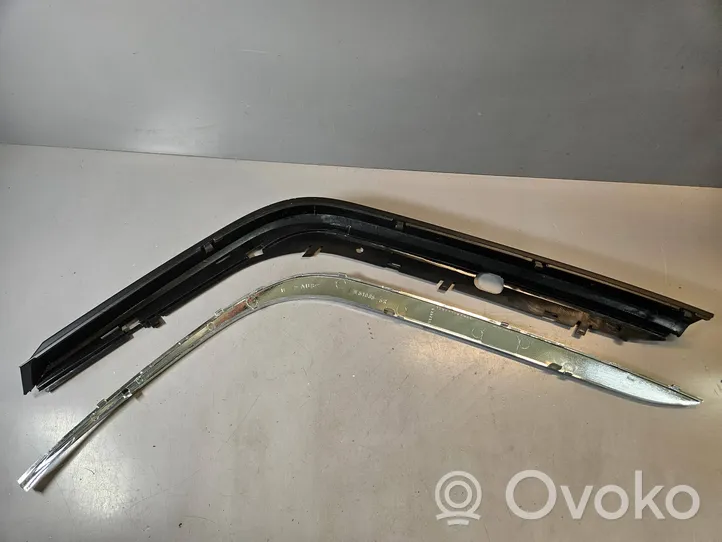 BMW 7 E38 Front bumper splitter molding 8125310