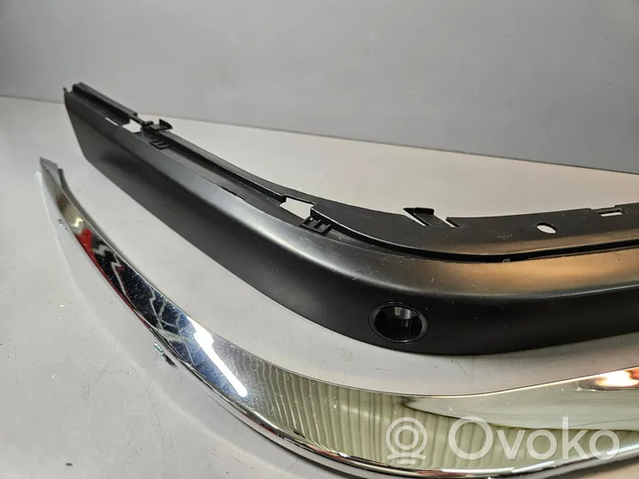 BMW 7 E38 Front bumper splitter molding 8170556