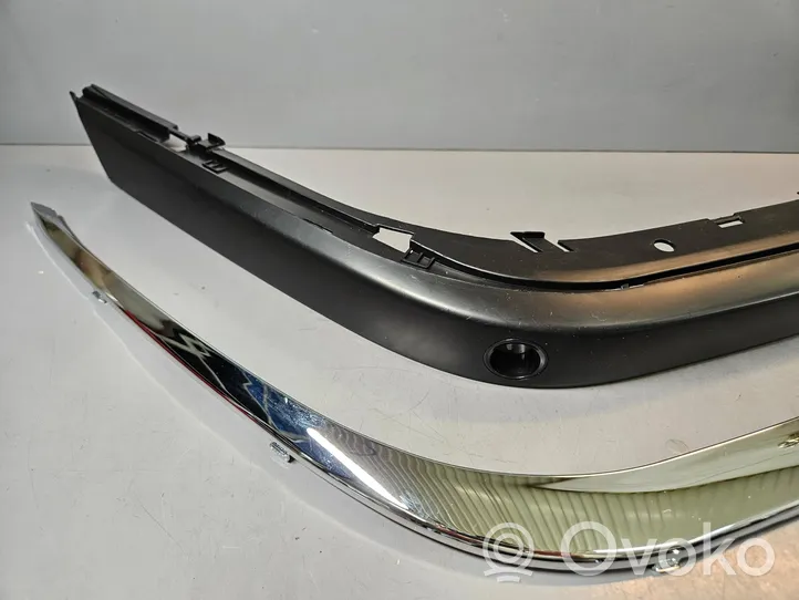 BMW 7 E38 Front bumper splitter molding 8170556