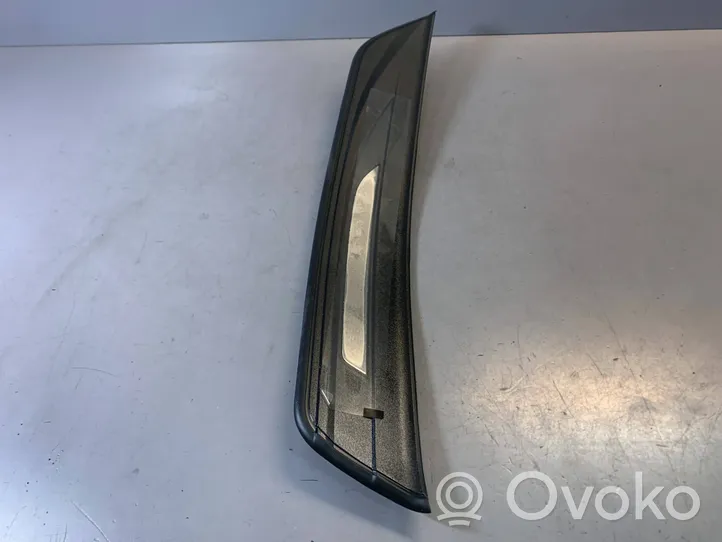 BMW 5 F10 F11 Galinio slenksčio apdaila (vidinė) 51477203604