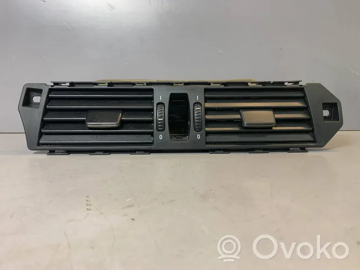 BMW 5 E60 E61 Centrālais gaisa ventilācijas režģis 6910734