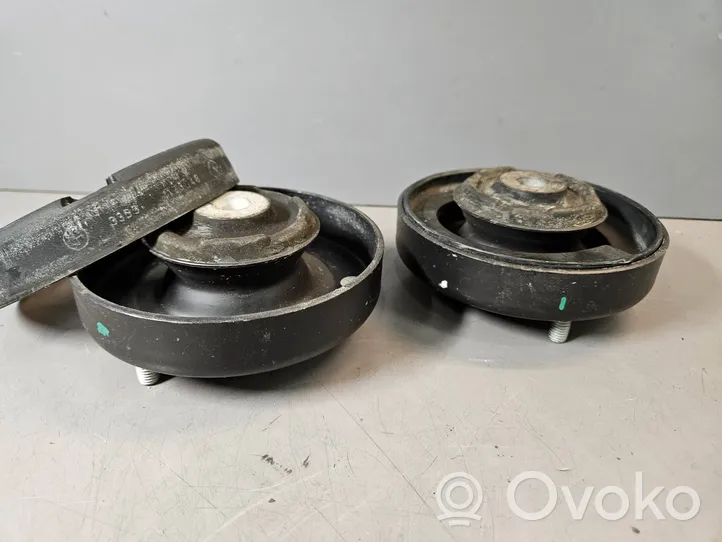 BMW 7 E38 Staffa di rinforzo per l’ammortizzatore anteriore 1090309