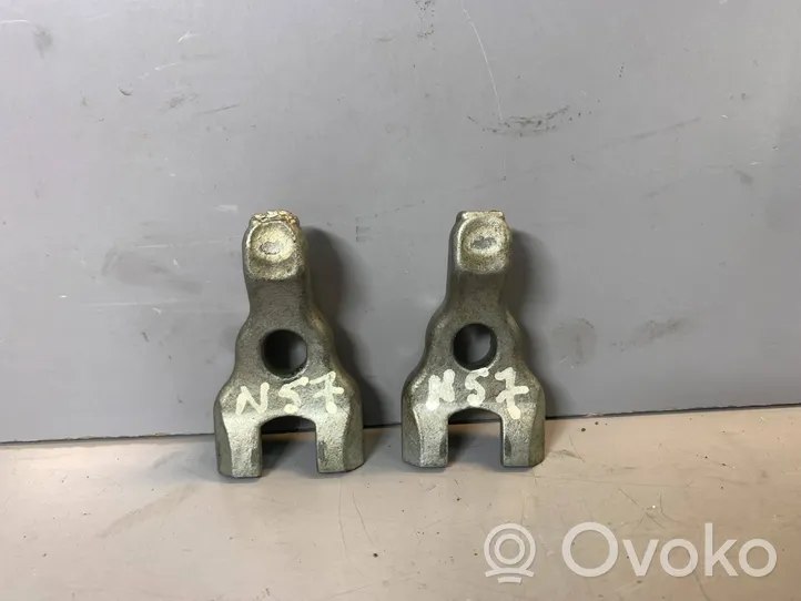 BMW 7 F01 F02 F03 F04 Sprauslas turētājs/pleciņš 13538578607