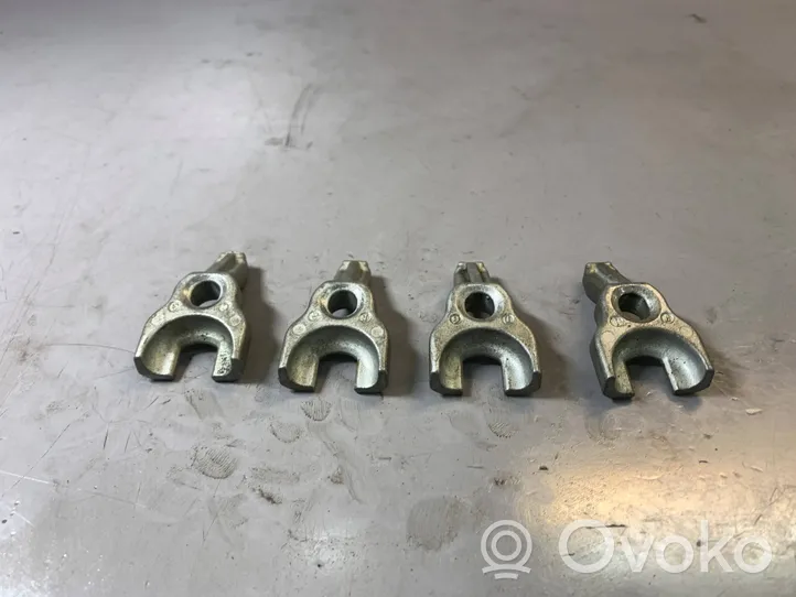 BMW 7 F01 F02 F03 F04 Sprauslas turētājs/pleciņš 13538578607