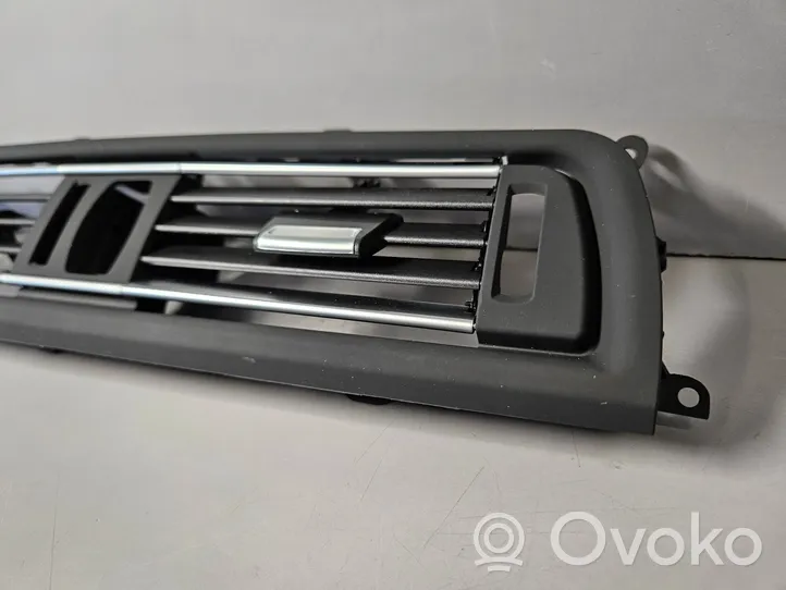 BMW 5 F10 F11 Grille d'aération centrale 9209136