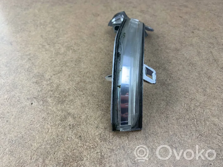 BMW 3 F30 F35 F31 Mirror indicator light 7280771