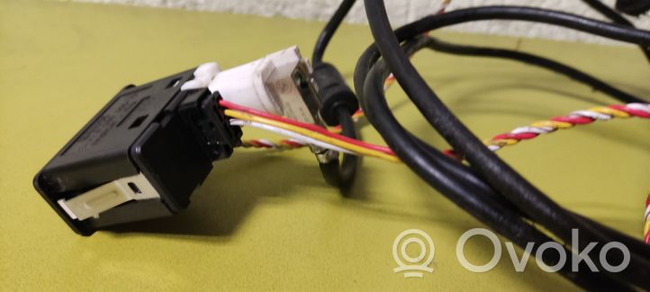 BMW 3 E92 E93 Connettore plug in USB 9237653