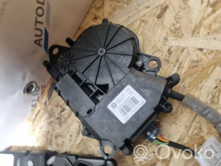 BMW X1 F48 F49 Siłownik elektryczny podnoszenia klapy tylnej / bagażnika 2712440