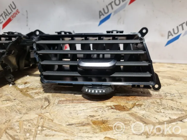 BMW 5 G30 G31 Centrālais gaisa ventilācijas režģis 9329579