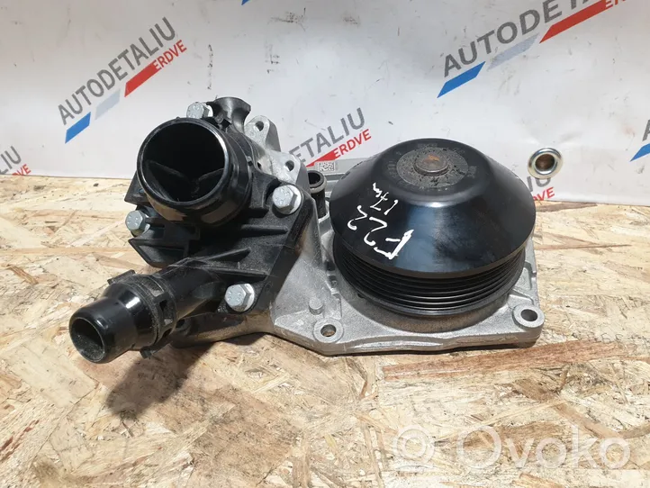 BMW 4 F32 F33 Pompe de circulation d'eau 8591016