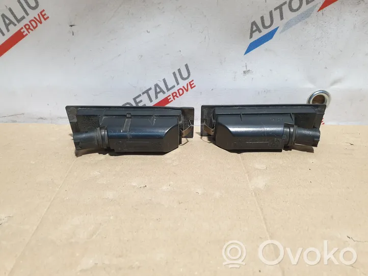 BMW 6 E63 E64 Lampa oświetlenia tylnej tablicy rejestracyjnej 7165735