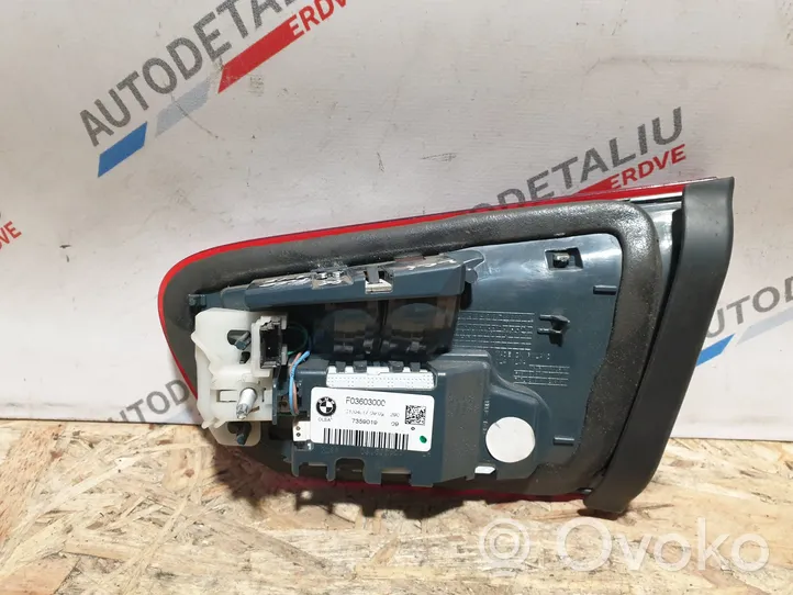 BMW 1 F20 F21 Aizmugurējais lukturis pārsegā 7359019