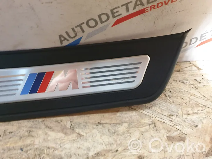 BMW 5 F10 F11 Galinio slenksčio apdaila (vidinė) 8050052