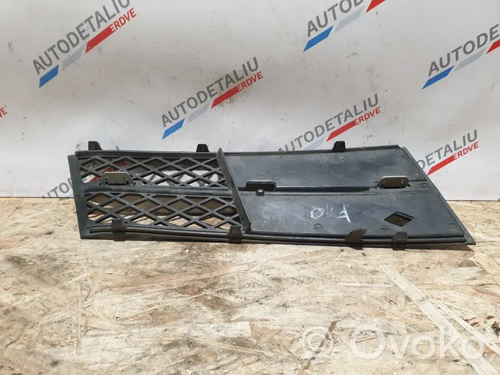 BMW 5 F10 F11 Mascherina inferiore del paraurti anteriore 7200699