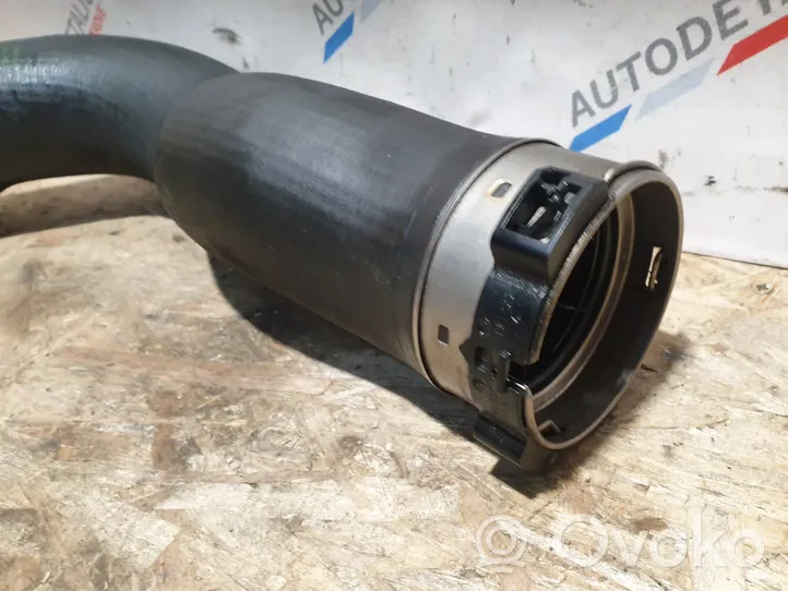 BMW 1 F20 F21 Tube d'admission de tuyau de refroidisseur intermédiaire 7810617