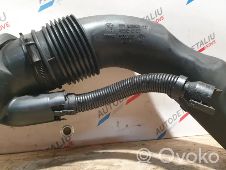BMW 5 F10 F11 Turbo air intake inlet pipe/hose 8512381