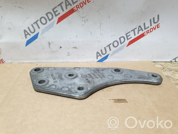 BMW 5 F10 F11 Otros repuestos del motor 7589205