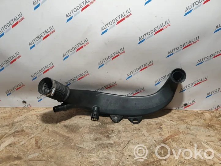 BMW 1 E82 E88 Oro paėmimo kanalo detalė (-ės) 7600028