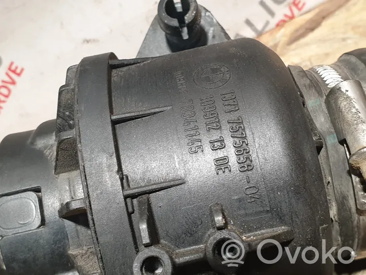 BMW 1 E82 E88 Ansaugdämpfer Resonator 7575658