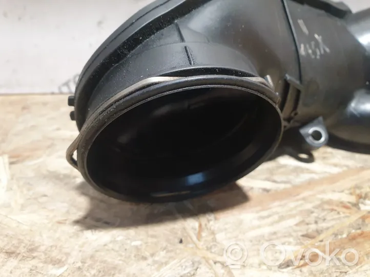 BMW X5 E70 Turbo air intake inlet pipe/hose 7807493