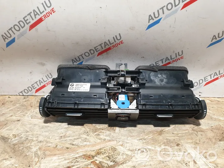 BMW 4 F32 F33 Dysze / Kratki środkowego nawiewu deski rozdzielczej 9218552