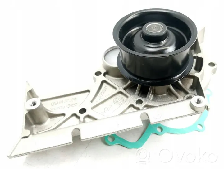 Audi A4 S4 B5 8D Pompe de circulation d'eau 