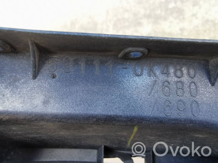 Toyota Hilux (AN10, AN20, AN30) Griglia superiore del radiatore paraurti anteriore 531110K480