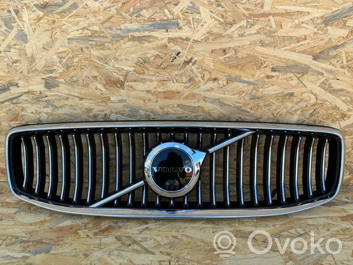 Volvo S90, V90 Etupuskurin ylempi jäähdytinsäleikkö 32234088