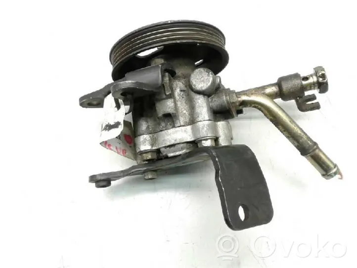 Nissan Navara Ohjaustehostimen pumppu 57144019