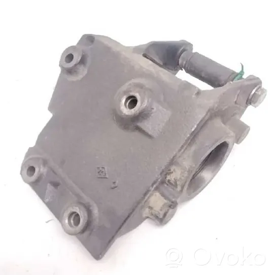 Renault Master II Supporto di montaggio del motore 8200684227