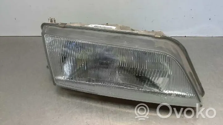 Nissan Maxima Lampa przednia 