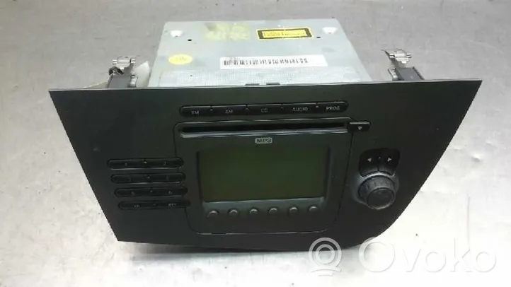 Seat Leon (1P) Steuergerät Audioanlage Soundsystem Hi-Fi W01P1035186