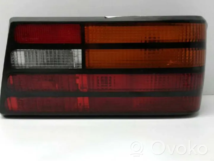 Ford Orion Задний фонарь в кузове 