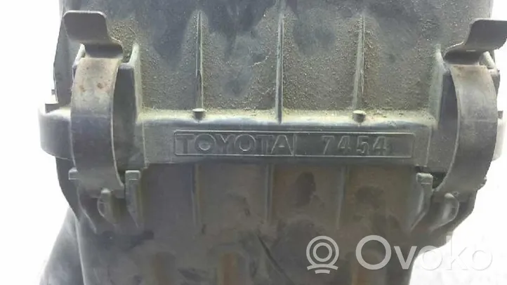 Toyota RAV 4 (XA10) Filtro de aire 7454