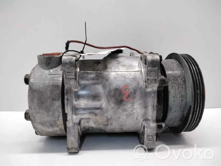 Renault Clio I Air conditioning (A/C) compressor (pump) 3833806434