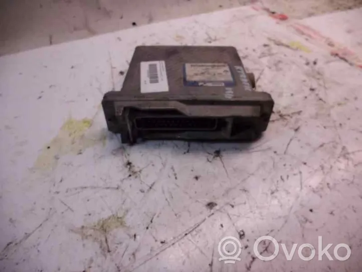 Renault Trafic I Calculateur moteur ECU 7700300753