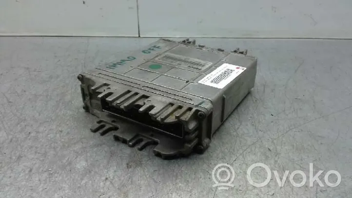 Renault Megane I Calculateur moteur ECU 0281001810