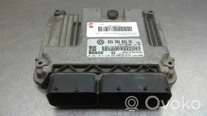 Volkswagen Golf SportWagen Calculateur moteur ECU 0281013223