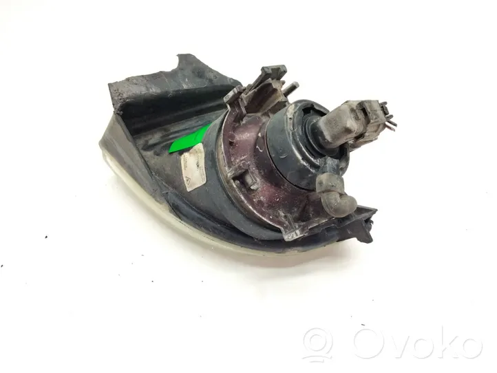 Nissan Primera Indicatore di direzione anteriore 26155E901