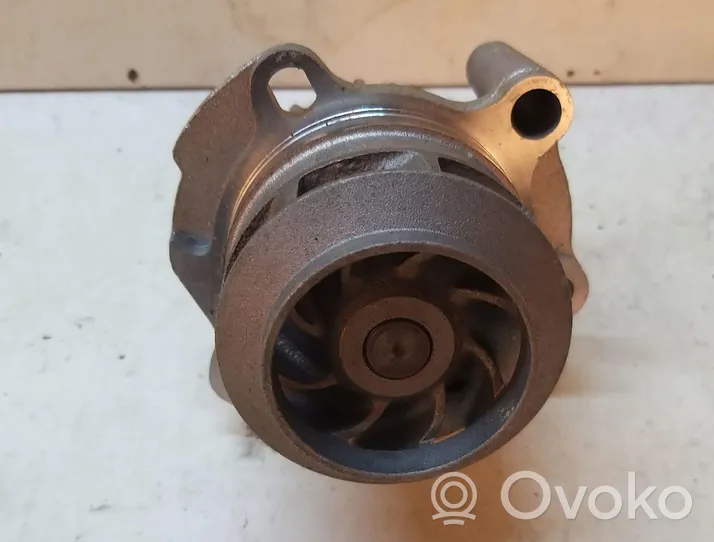 Audi A3 S3 8L Vesipumppu 038121011A