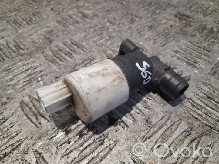 Volvo S60 Windscreen/windshield washer pump Bk2117k624BA