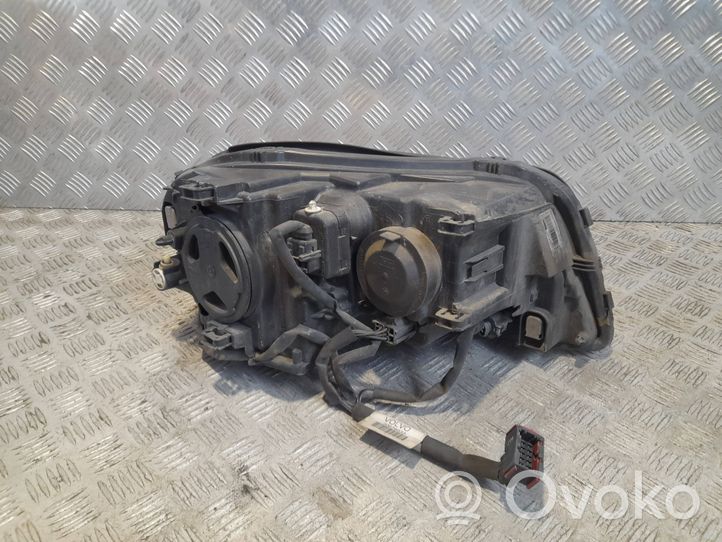 Volvo XC90 Lampa przednia 30784151