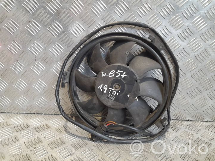 Volkswagen PASSAT B5.5 Convogliatore ventilatore raffreddamento del radiatore 8D0959455R