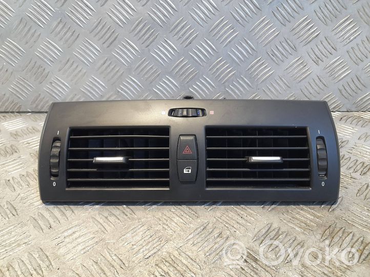 BMW X3 E83 Griglia di ventilazione centrale cruscotto 3415965