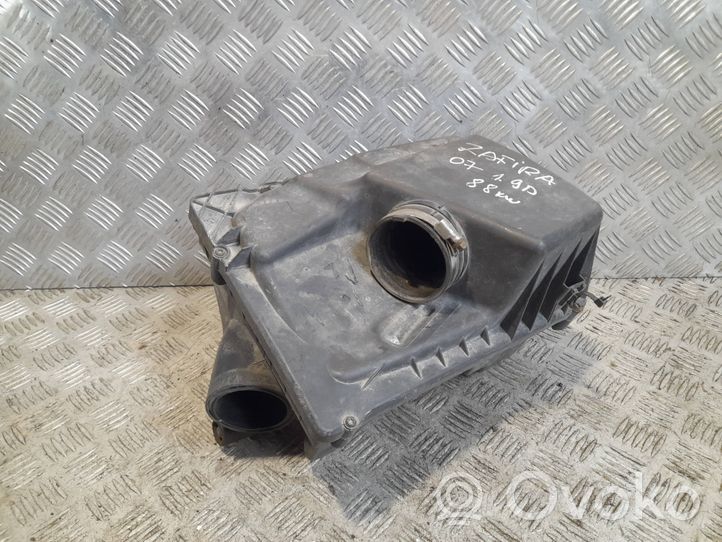 Opel Zafira B Obudowa filtra powietrza 4613885936