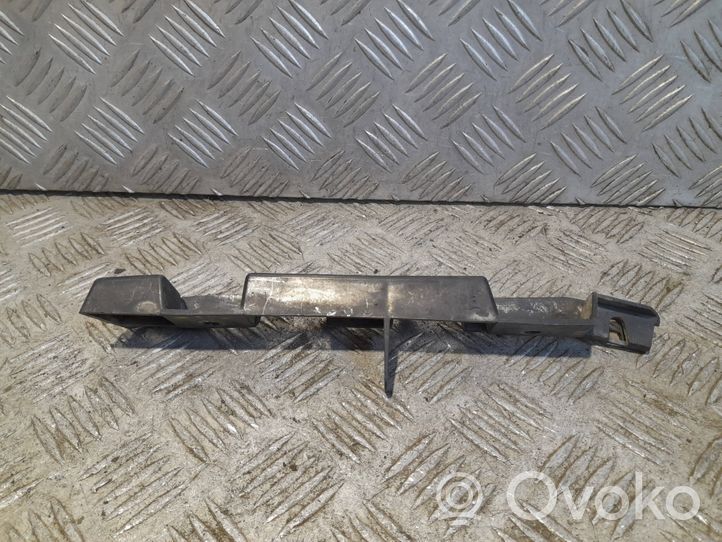 BMW 7 E65 E66 Soporte de montaje del guardabarros 51117135575